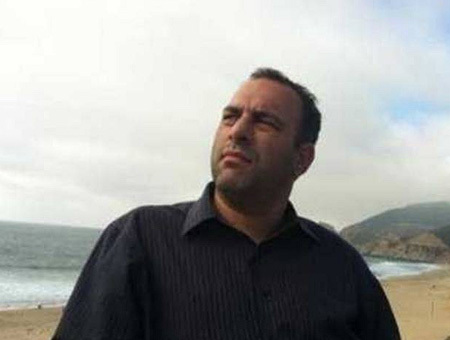 Đại gia và những màn rải tiền như mưa khiến công chúng