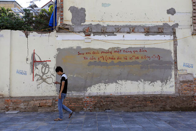 Vì sao bức tường 1,7m2 trên phố Nguyễn Văn Huyên có giá 1 tỷ đồng?