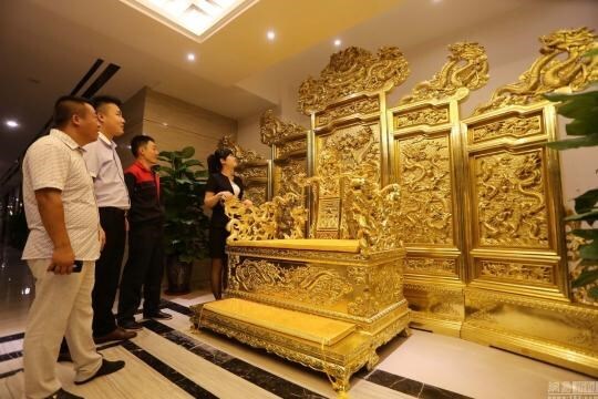 Lóa mắt chiếc ngai vàng 14 tỷ của đại gia Trung Quốc
