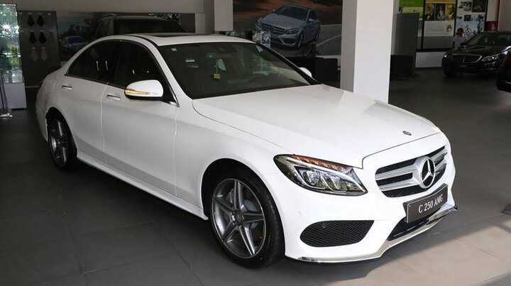 Chán siêu xe, ông xã Hồ Hà tậu Mercedes C250 AMG