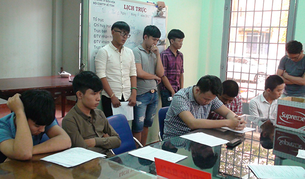 Mâu thuẫn cá nhân, hai băng nhóm 