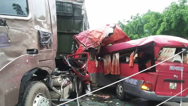 Tai nạn nghiêm trọng tại Phú Thọ, 7 người thương vong
