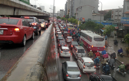 “Nhiều người Hà Nội mua siêu ô tô để cho oách”