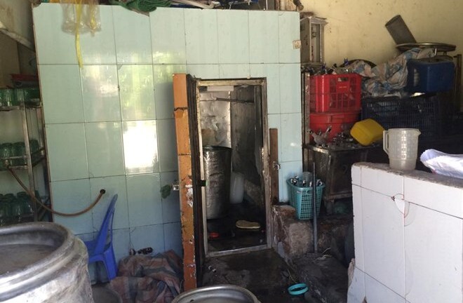 Đi rót bia, bị điện giật chết trong hầm