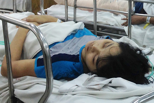 Người phụ nữ bị hất khỏi cầu liên tục gọi tên con