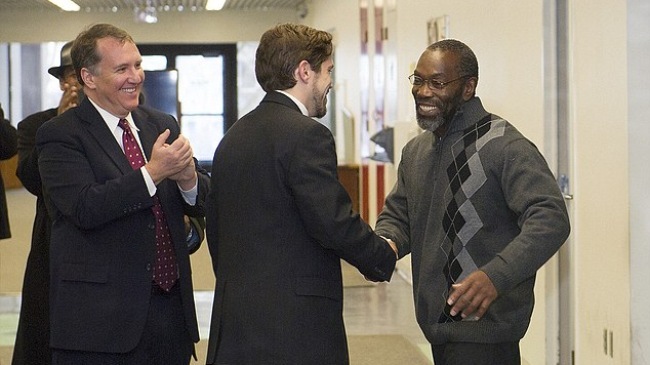 Ngồi tù oan 40 năm, được bồi thường hơn 1 triệu USD