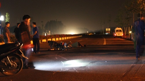 Truy đuổi xe tải đâm chết người rồi bỏ chạy trong đêm