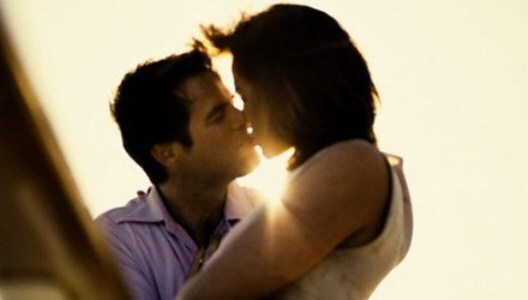 Vợ cùng chồng cũ vào nhà nghỉ ôn lại chuyện... xưa