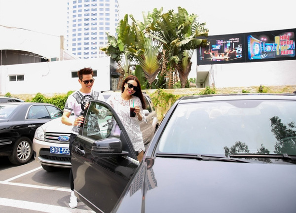 Trà Ngọc Hằng bị cướp khống chế, đòi tiền trong đêm ở Hà Nội