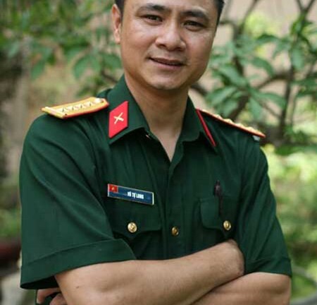 Tự Long lên NSND, Hoài Linh được phong NSƯT