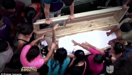 Cô gái kêu cứu từ trong quan tài đã chôn cách đó một ngày