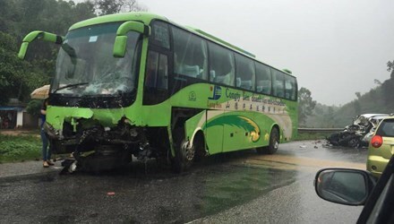 Ô tô va chạm xe khách, 3 công an Lạng Sơn tử vong