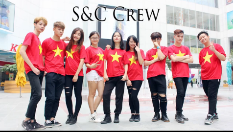 Clip 50 bạn trẻ Việt nhảy flashmob chào mừng 2/9