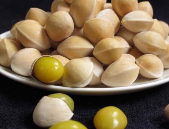 Ăn hạt bạch quả, người đàn ông 57 tuổi nhập viện cấp cứu