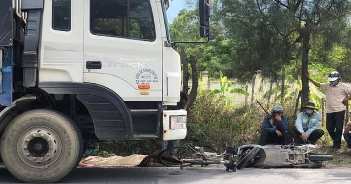 Tin tức tai nạn giao thông mới nhất ngày 4/7: Xe tải va chạm xe đạp ở Quảng Ngãi, 1 người tử vong