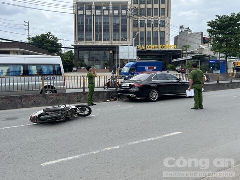 Tin tức tai nạn giao thông mới nhất ngày 29/7: Ngã xuống đường, người phụ nữ bị ô tô cán tử vong