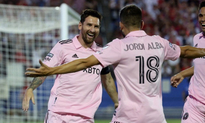 Messi phô diễn đẳng cấp đưa Inter Miami vào tứ kết Leagues Cup