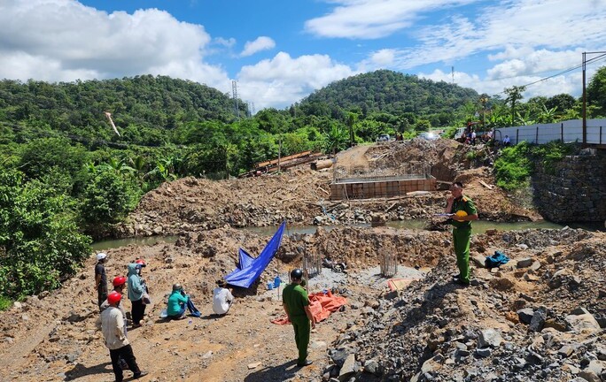 Đắk Lắk: Phát hiện nam thanh niên tử vong dưới trụ cầu đang thi công