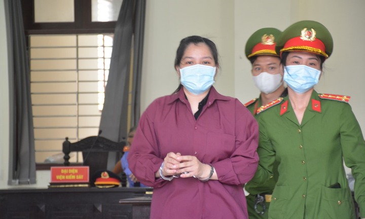 Đi đòi nợ, người đàn ông bị con gái chủ nhà đâm tử vong