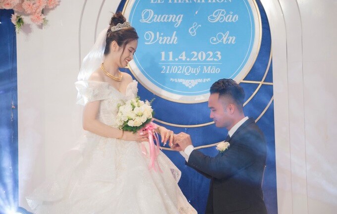 Chuyện tình cảm động của cặp đôi trong đám cưới gây sốt ở Phú Thọ