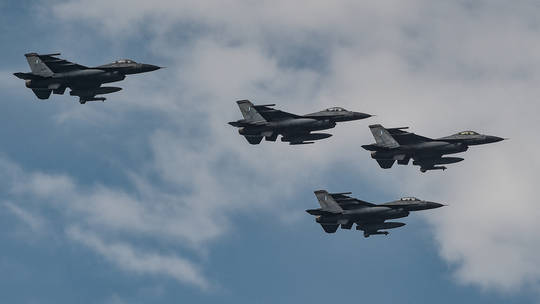 Ukraine tiết lộ số lượng tiêm kích F-16 muốn được viện trợ