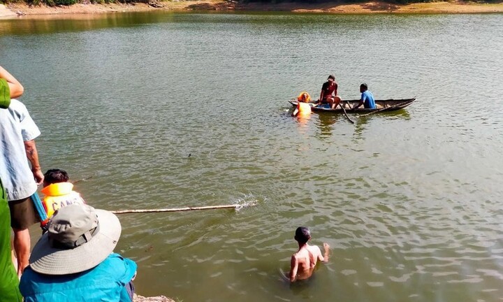 Quảng Ngãi: Đi xem câu cá, học sinh lớp 9 trượt chân xuống đập tử vong