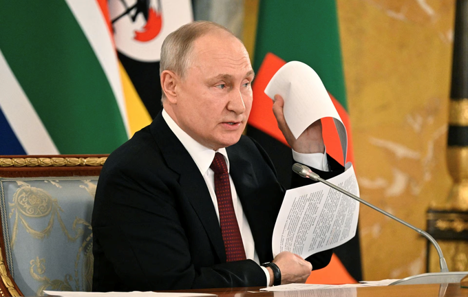Tổng thống Putin lần đầu tiết lộ dự thảo hòa bình từng ký kết với Ukraine