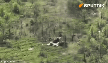 Clip: Nga dùng lựu pháo D-30 san bằng căn cứ điểm ngụy trang Ukraine