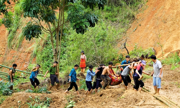 Hà Giang: Giải cứu nam thanh niên bị lũ cuốn trôi khi đi làm