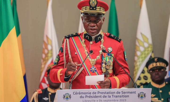 Thủ lĩnh lực lượng đảo chính tuyên thệ nhậm chức Tổng thống lâm thời Gabon