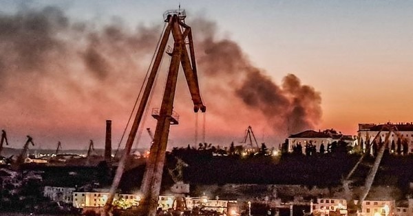 Căng thẳng Nga – Ukraine mới nhất ngày 5/11:  Xưởng đóng tàu hứng “mưa tên lửa” từ Ukraine, Nga thiệt hại 1 chiến hạm