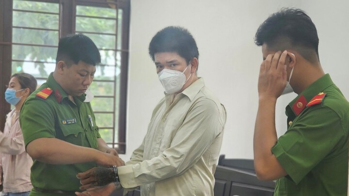 Tuyên phạt 5 năm tù đối với người cha xâm hại con gái ruột