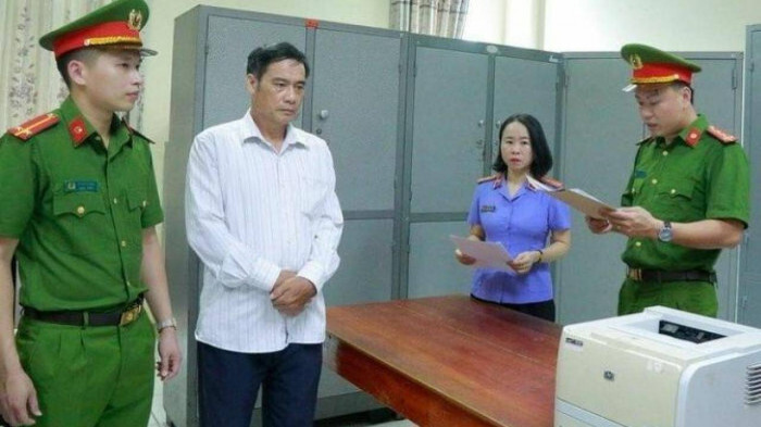 Hà Tĩnh: Khởi tố, bắt tạm giam cựu chủ tịch xã vì lạm quyền