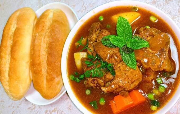Công thức nấu bò sốt vang chuẩn vị miền Bắc