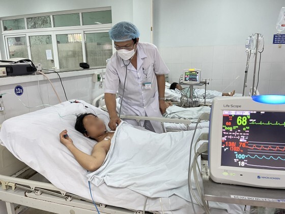 Cập nhật mới nhất: 3 bệnh nhân nặng trong vụ ngộ độc cá muối ủ chua đã cai thở máy