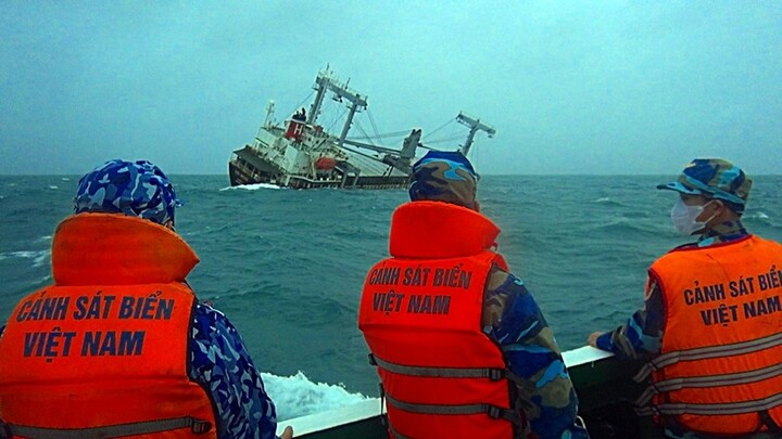Vụ tàu hàng bị chìm gần đảo Phú Quý: Phát hiện thi thể thuyền viên sau hơn 10 ngày mất tích