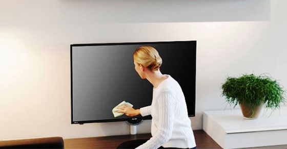 Cách vệ sinh màn hình tivi sạch bong như mới