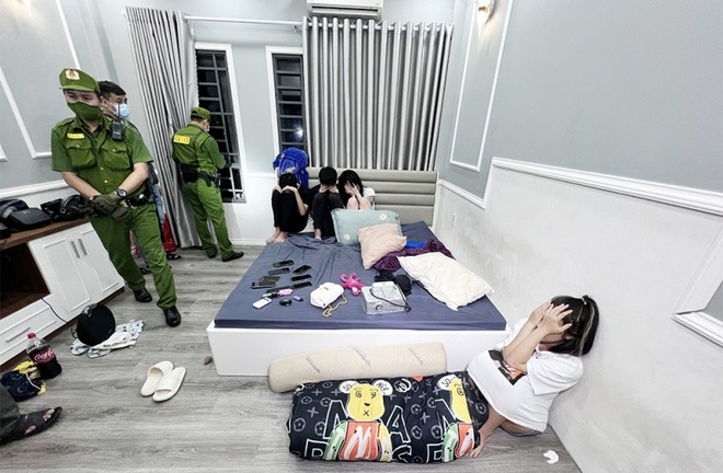 Phát hiện nhóm thanh niên tổ chức “tiệc trắng” tại một căn hộ đi thuê ở An Giang