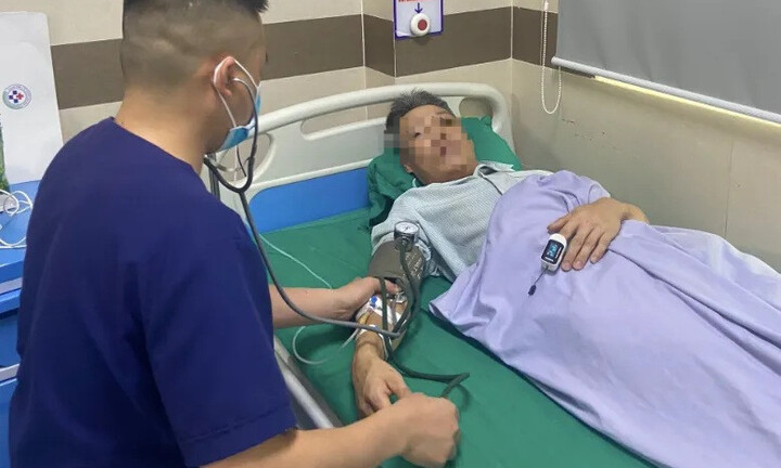 Người đàn ông nhập viện cấp cứu do bị suy đa tạng, nguyên nhân từ một loại rượu ngâm