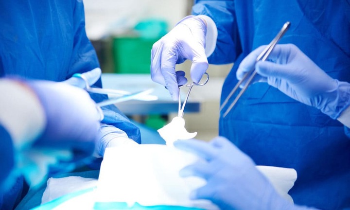 Chỉ vì sợ tốn tiền cặp vợ chồng quyết định không chữa vết bỏng nặng cho đứa con 2 tuổi