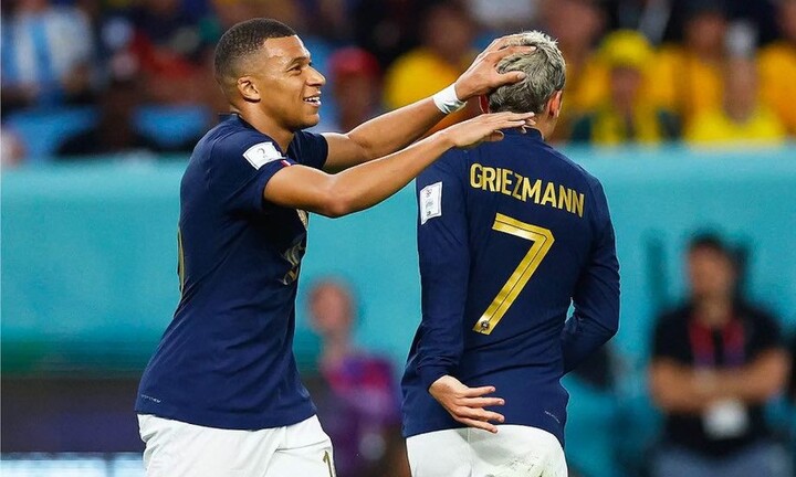 Griezmann từng có ý định rời tuyển Pháp sau quyết định có phần thiên vị của Deschamps