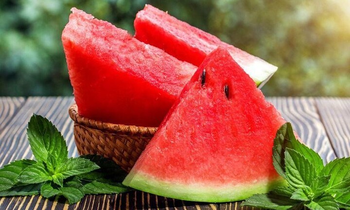Ăn loại quả này vào mùa hè sẽ giúp da bạn ngậm nước căng bóng chống nắng từ bên trong