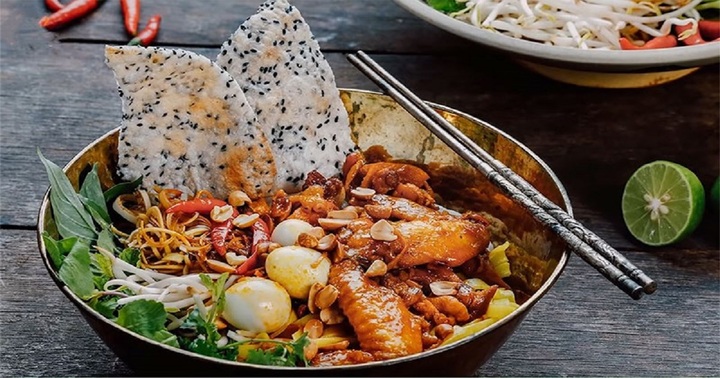 Công thức nấu mì quảng gà Đà Nẵng chuẩn vị dễ làm tại nhà