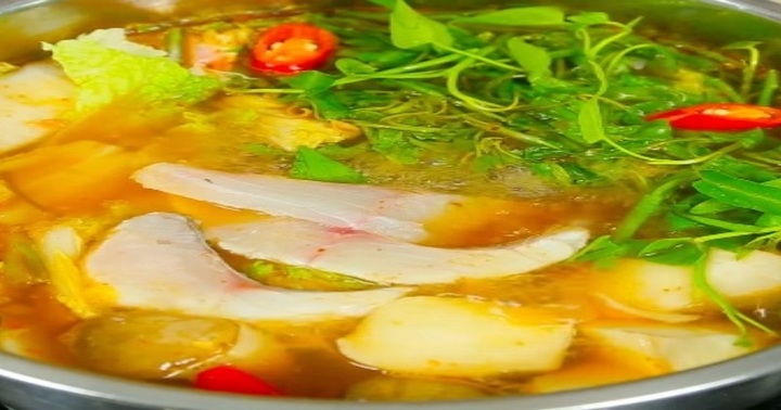 Tụ tập gia đình bằng món lẩu cá rô phi me cay phù hợp cho mùa hè nóng bức
