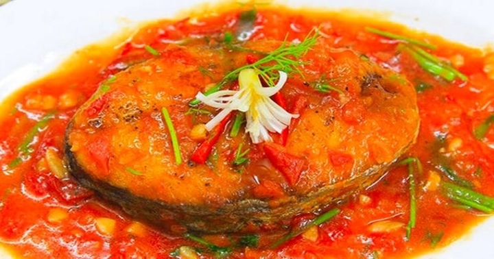 Đổi gió bữa cơm hàng ngày với món cá thu sốt cà chua thơm ngon đậm đà