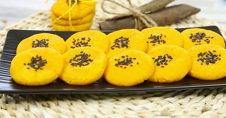 Bật mí công thức làm bánh khoai lang nghệ mềm dai, bùi ngọt vị tự nhiên