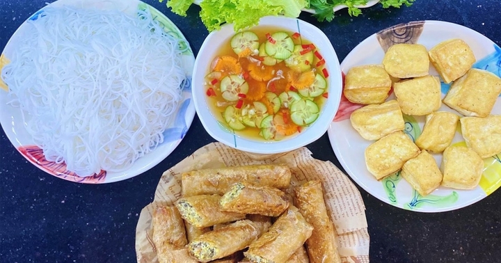Công thức làm món nem gà nấm cho ngày Rằm tháng 7