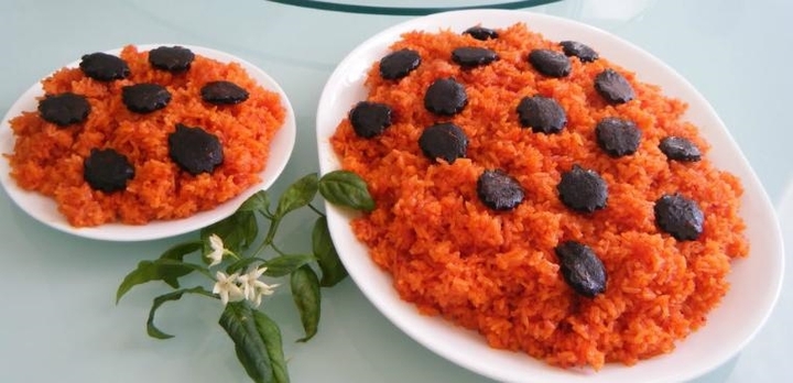 Tự tay làm món xôi gấc ngon đỏ, hấp dẫn tại nhà