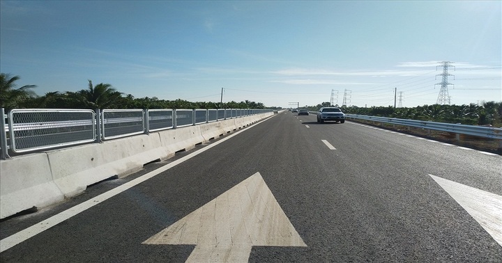 Cao tốc xây xong nhưng xe khách không được đi vào, Bộ GTVT lên tiếng