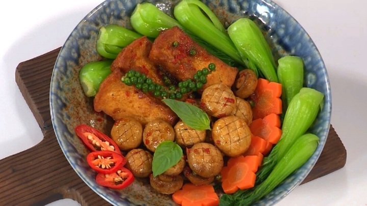 Lâu lâu đổi gió đãi gia đình món nấm mỡ khìa nước dừa dai ngon, đậm vị